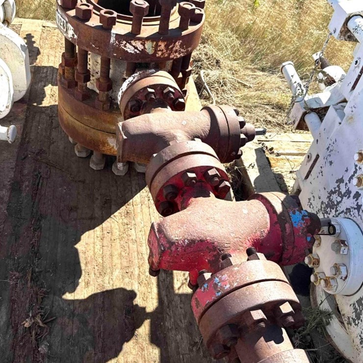 13 5/8 Spool, Studded with 4 valves