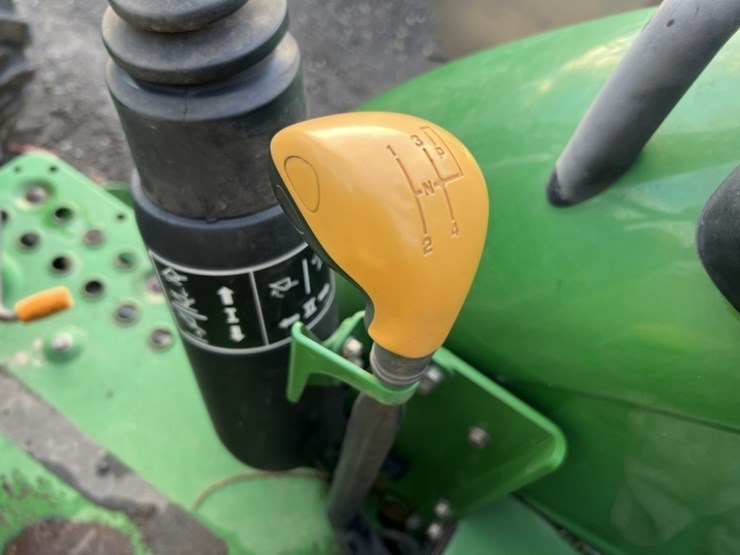 2009-john-deere-5075m-4wd-utility-tractor-image-30