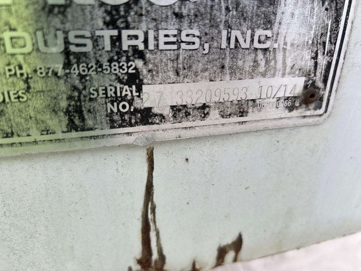 2015-freightliner-m2-106-image-23