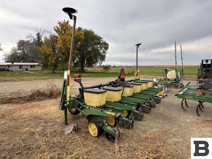 john-deere-7300-image-3