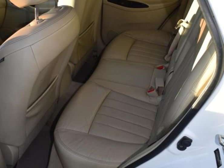 2011-infiniti-ex35-image-6
