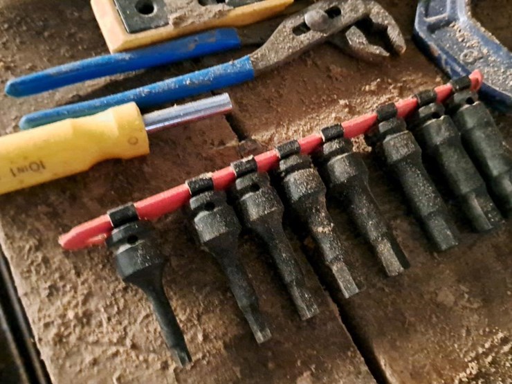 #315-•-tools-and-parts-image-11