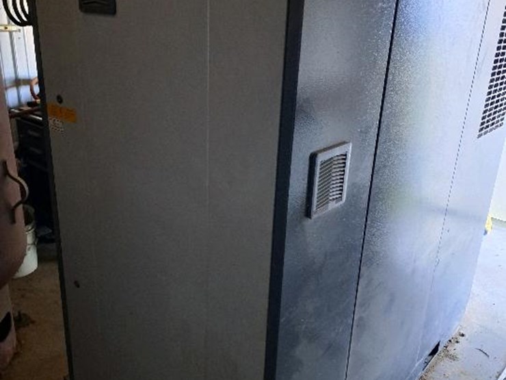 #165-•-2013-atlas-copco-air-compressor-image-8