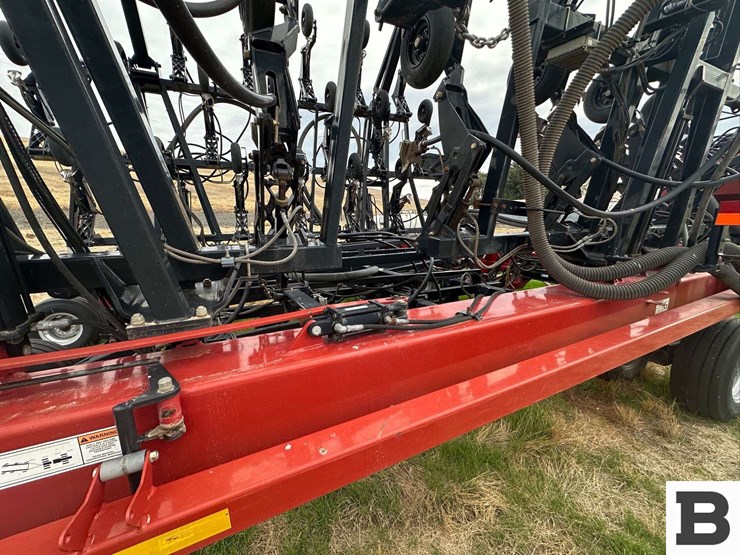 2012-case-800-image-43