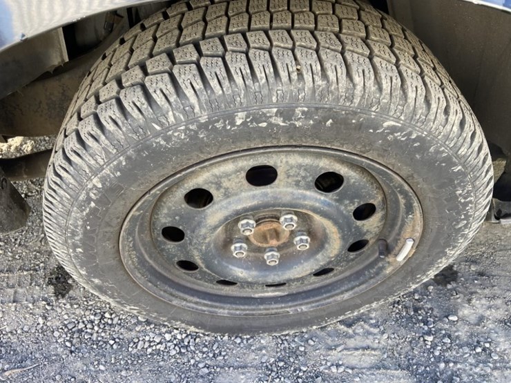 2011-ford-crown-victoria-sedan-image-28