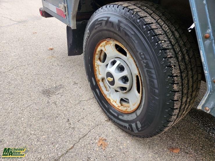 2012-chevrolet-silverado-2500hd-image-15