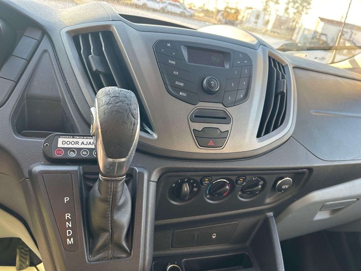 2016-ford-transit-image-14