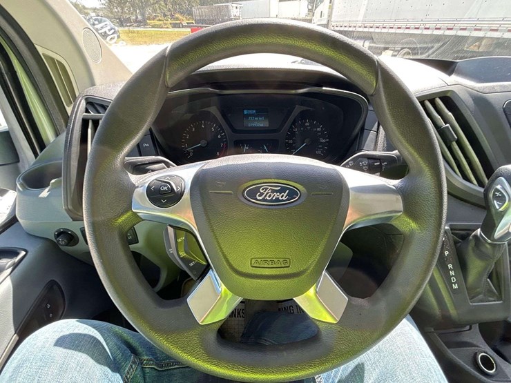 2017-ford-transit-image-13