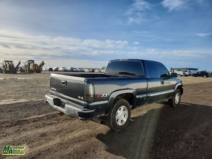 2003-gmc-sierra-1500-image-3