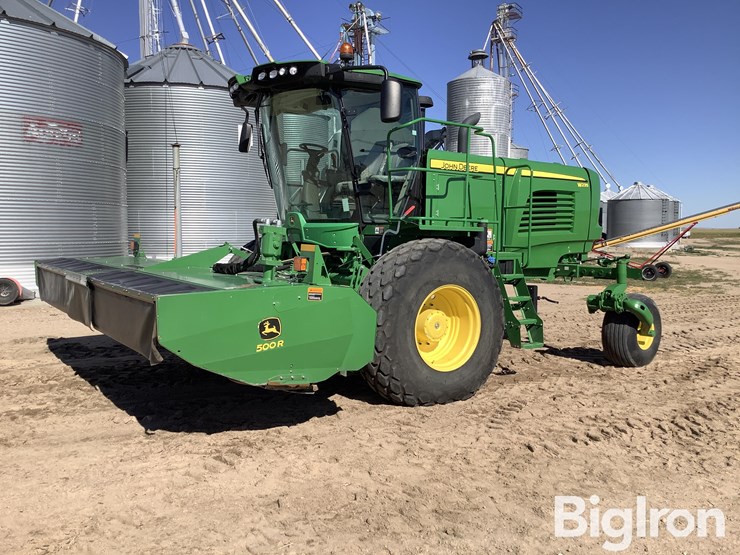 2021-john-deere-w235-image-1