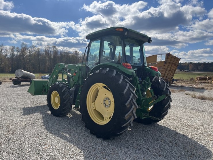 john-deere-6135e-image-9