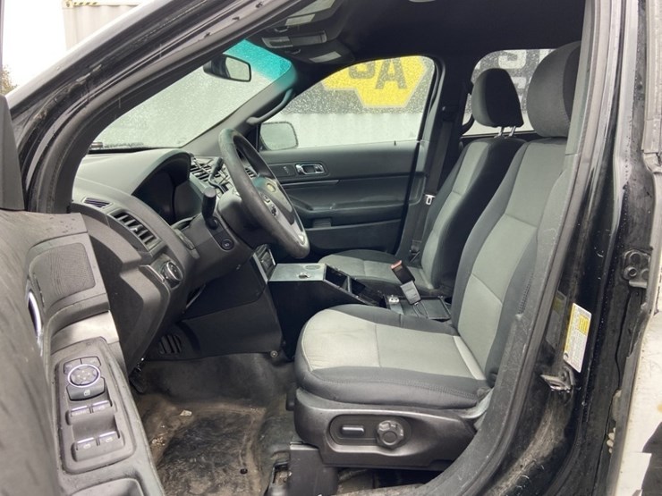 2014-ford-explorer-image-13