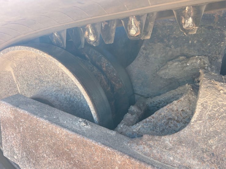 2011-kubota-svl90-2-image-10