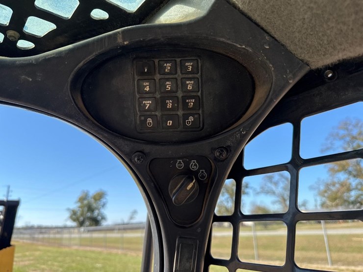 2015-bobcat-t550-image-26