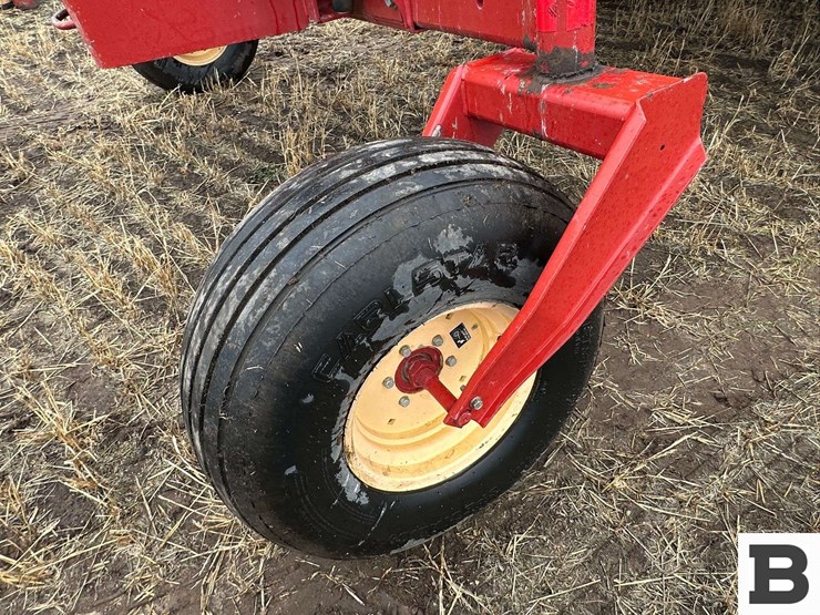 2009-new-holland-h8040-image-34