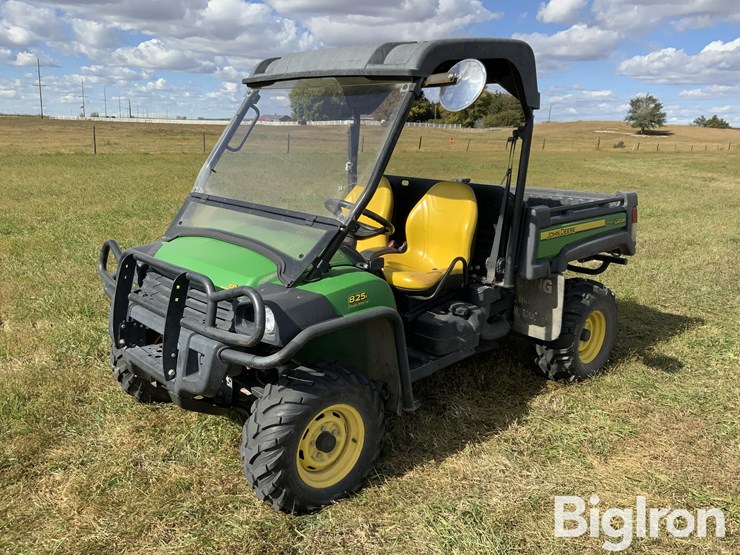 2014-john-deere-gator-image-1