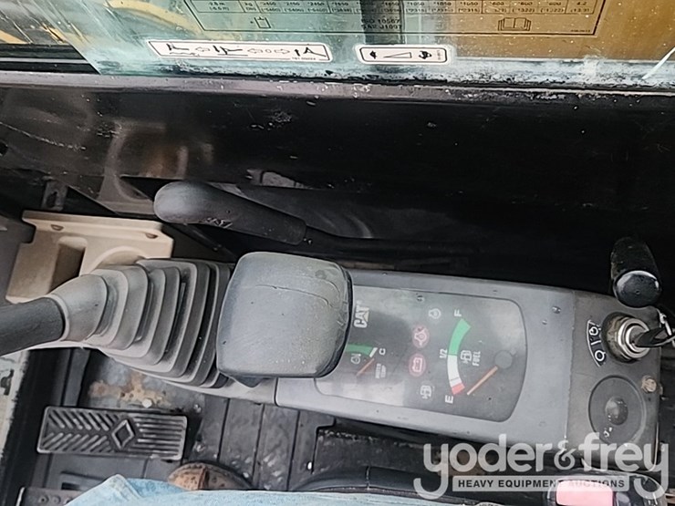 2018-caterpillar-305.5-image-31