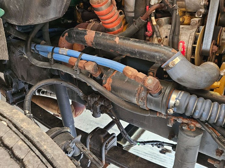 2005-kenworth-t300-image-42