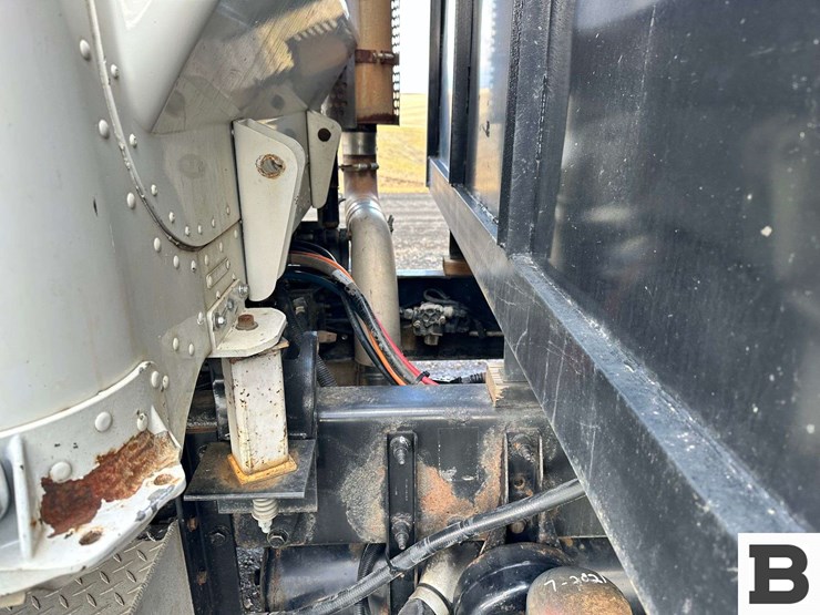 2008-peterbilt-386-image-65