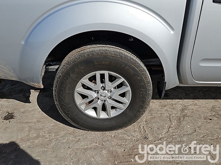 2016-nissan-frontier-image-8