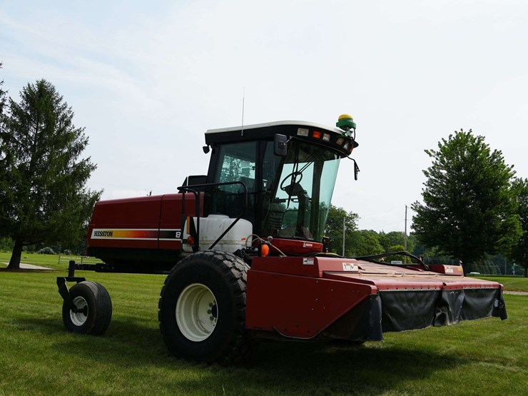 hesston-8550s-self-propelled-mower-conditioner-image-2