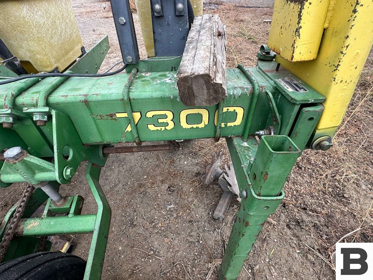 john-deere-7300-image-15