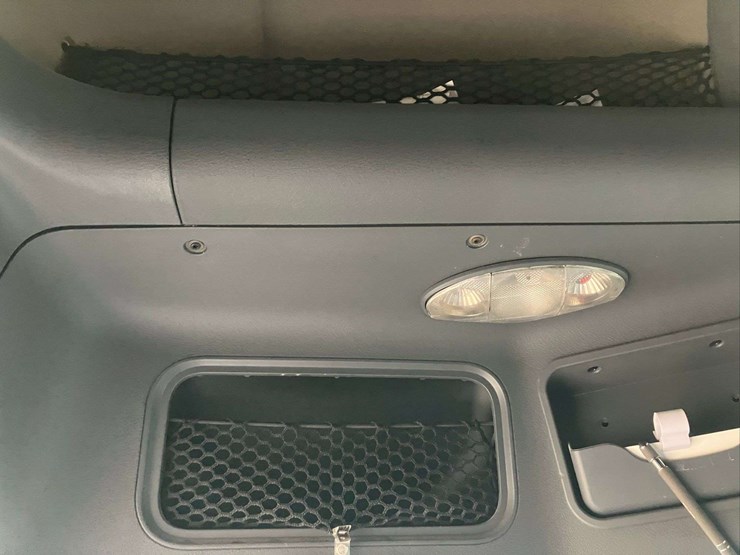 2013-freightliner-cascadia-image-49