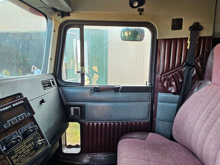 1997-kenworth-t800-image-35