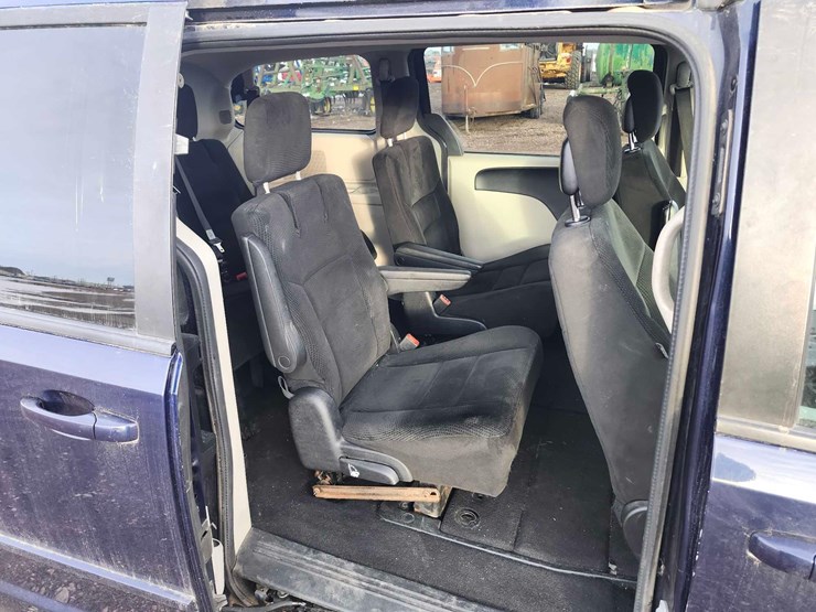 2015-dodge-grand-caravan-se-image-46