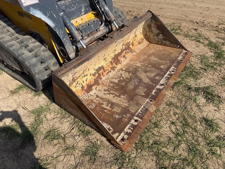 2021-deere-325g-image-19