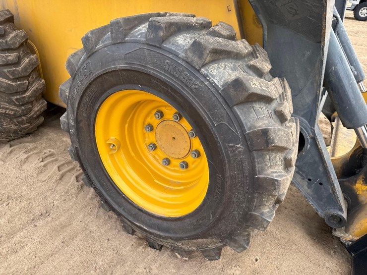 2022-deere-330g-image-11