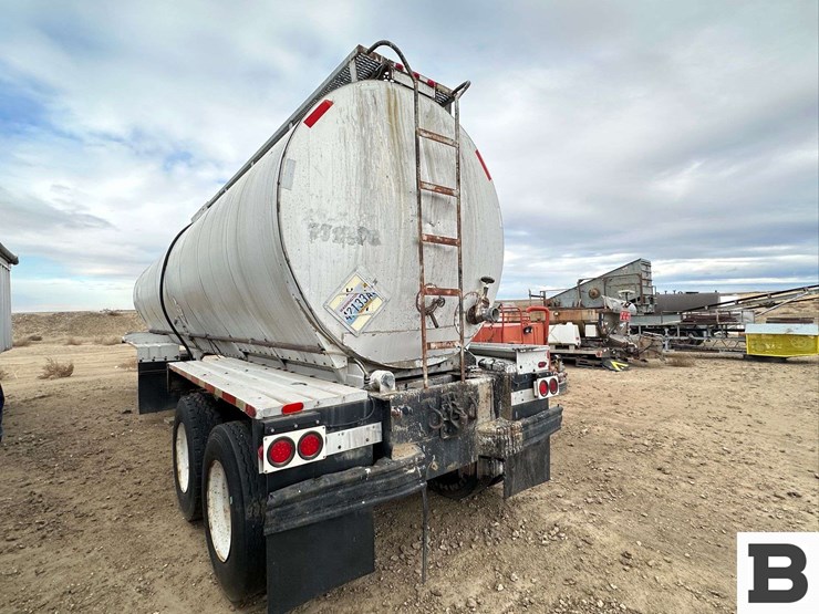 1979-western-aluminum-insulated-tanker-trailer---kennewick,-wa-image-2