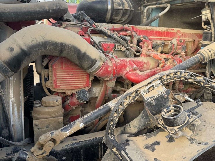 2009-volvo-tractor-truck---caution---kennewick,-wa-image-19