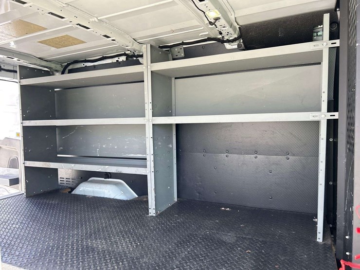 2017-ford-transit-image-28