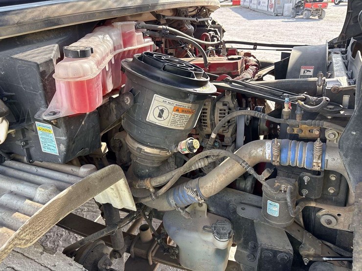 2012-freightliner-m2-106-image-49