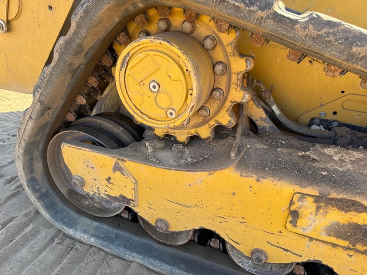 2023-caterpillar-259d3-image-15