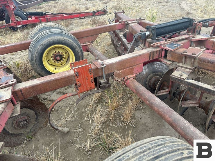massey-ferguson-720-image-29