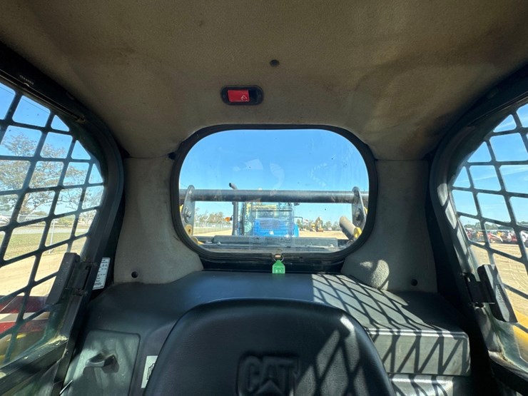 2019-caterpillar-259d-image-33