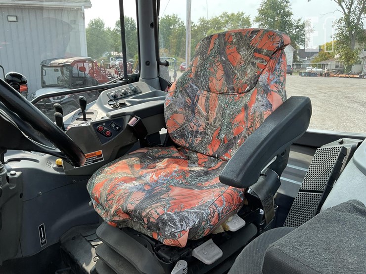 2015-kubota-m6-111-image-18