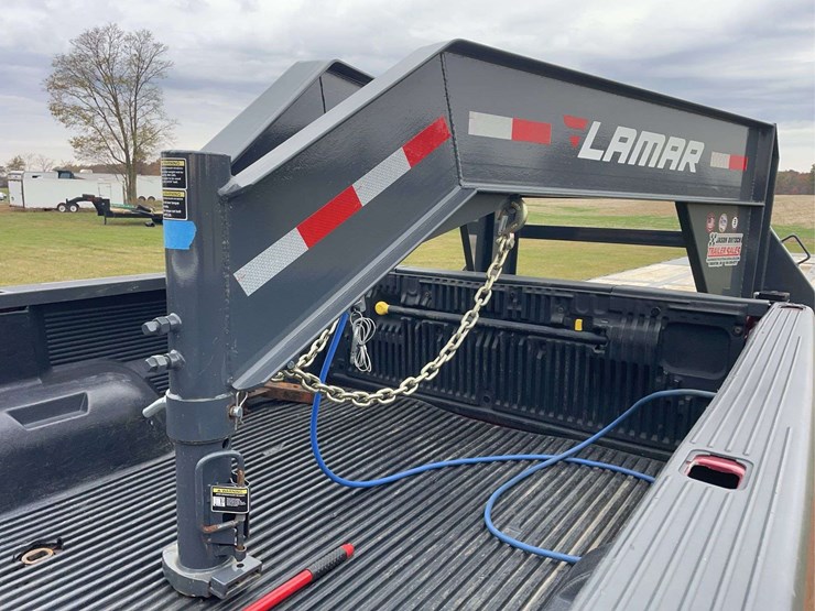 lamar-36’-gooseneck-trailer-image-2
