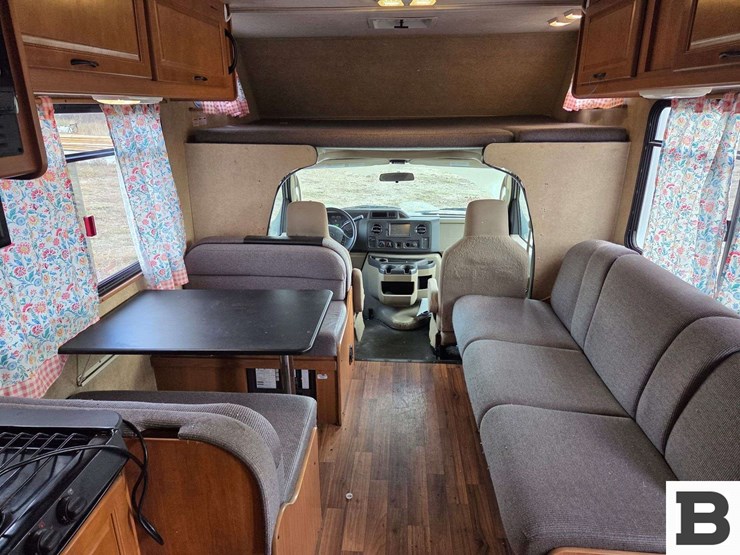 2014-ford-e450-image-6