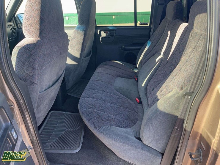 2002-chevrolet-s10-image-15