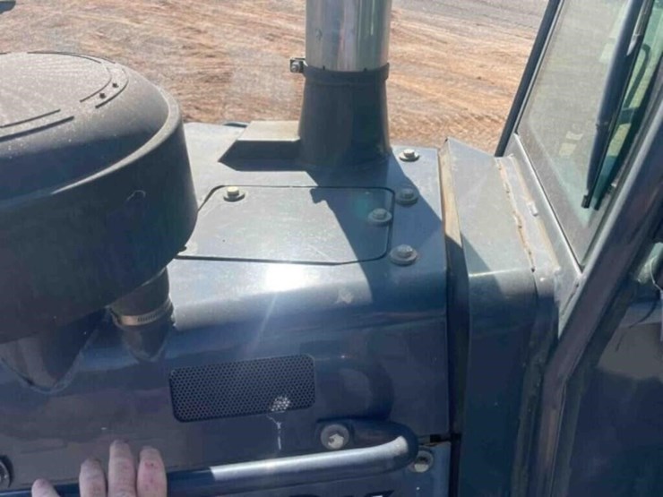 2019-deere-750k-lgp-image-26