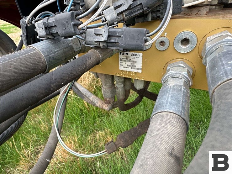 2012-case-800-image-23