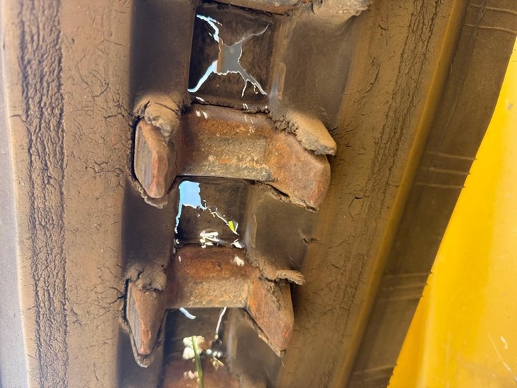 2021-deere-325g-image-17