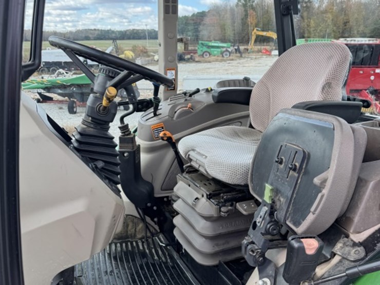 john-deere-6120e-image-9