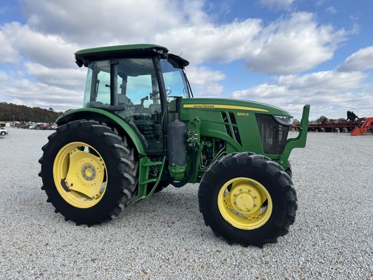 john-deere-6120e-image-4