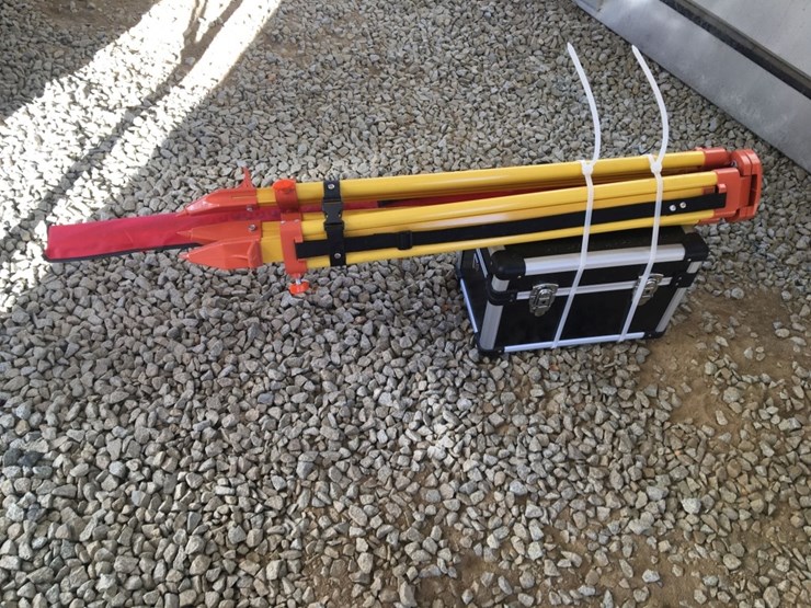 unused-survey-equipment-w/grade-rod-&-tripod.-image-1