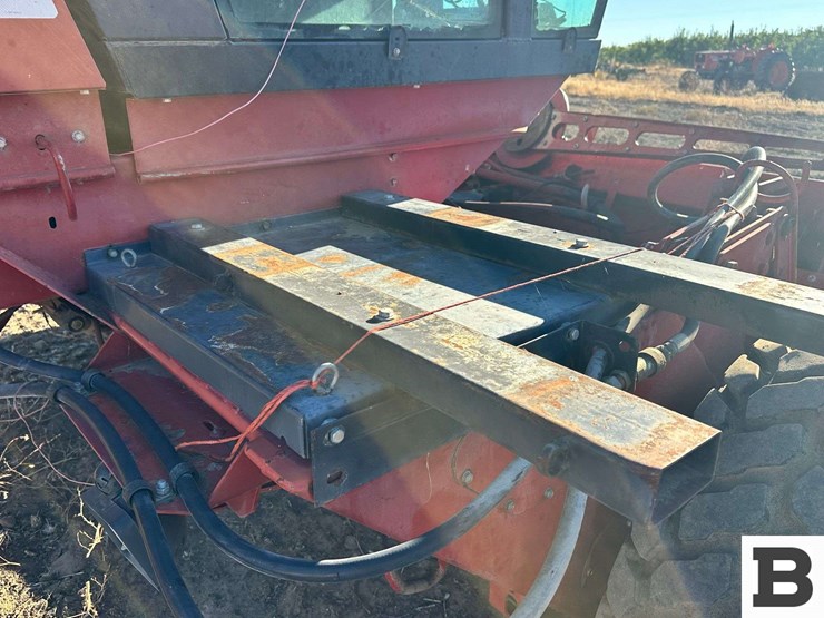 case-ih-8840-image-40