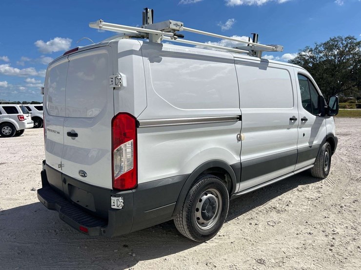 2017-ford-transit-image-3